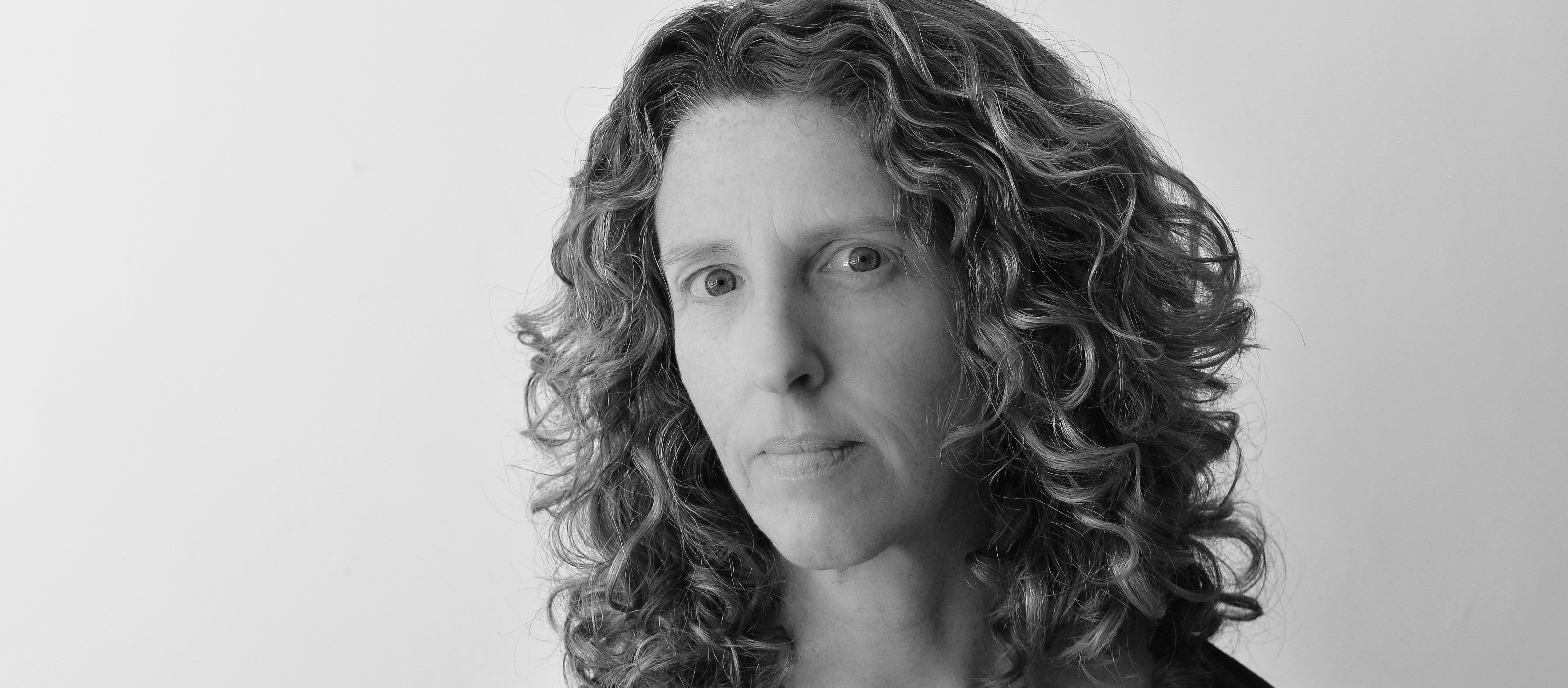 Searcey-Dionne-hedshot-horizontal-2